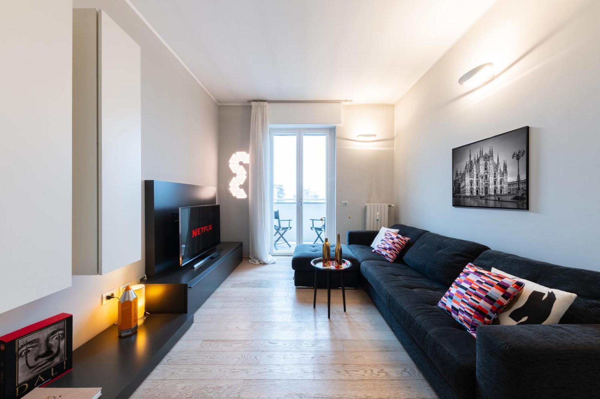 Rego Panoramic View Floor * Milan